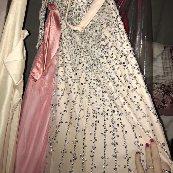 Prom dress - Picture 2 of 5